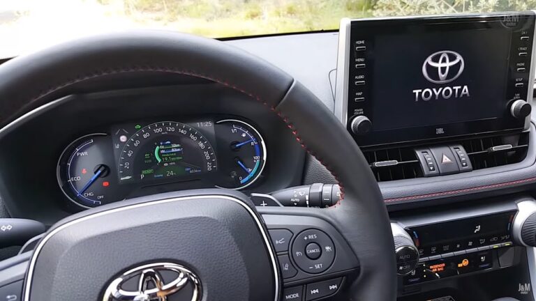 Aumenta la Visibilidad de tu Marca con Volantes de Coches