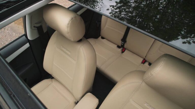 Transforma tu coche con nuestro servicio de tapicer&iacute;a en cuero